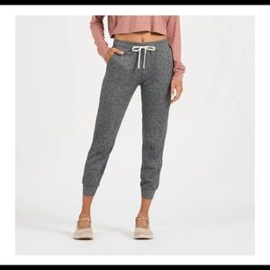 Vuori performance joggers
